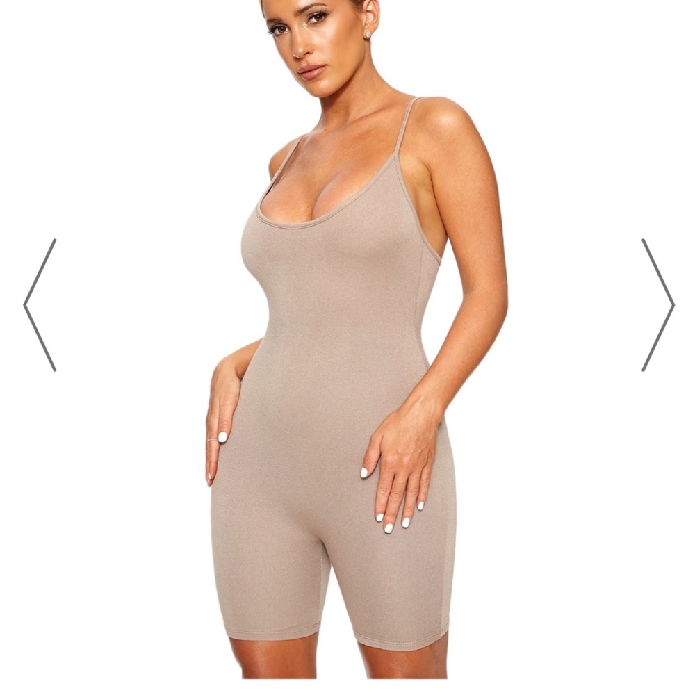 Makes wardrobe short jumpsuit